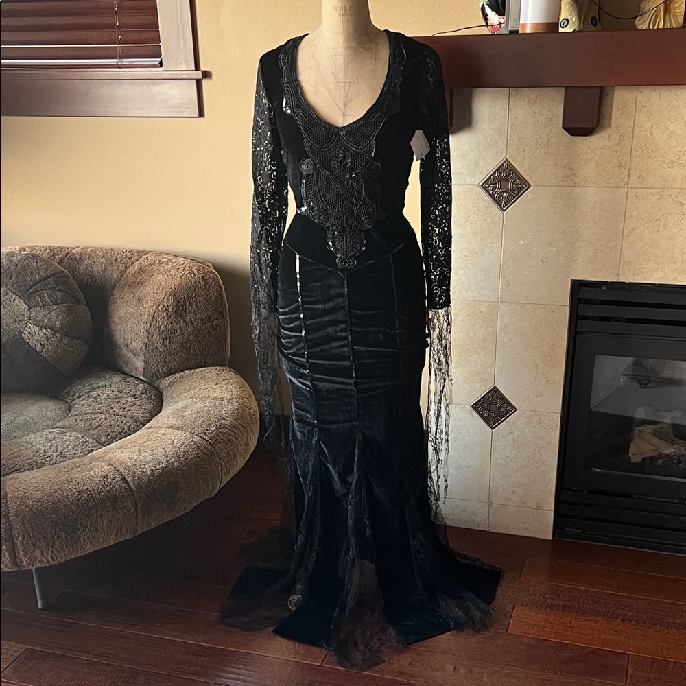 Sexy Frightfully Beautiful Halloween Gown NWT - Picture 2 of 16